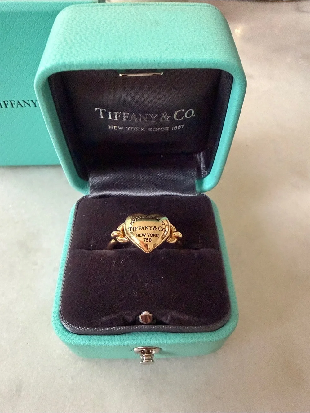 Authentic Tiffany & Co.  18 Carat Gold Return To Tiffany Full Heart Ring Size 7